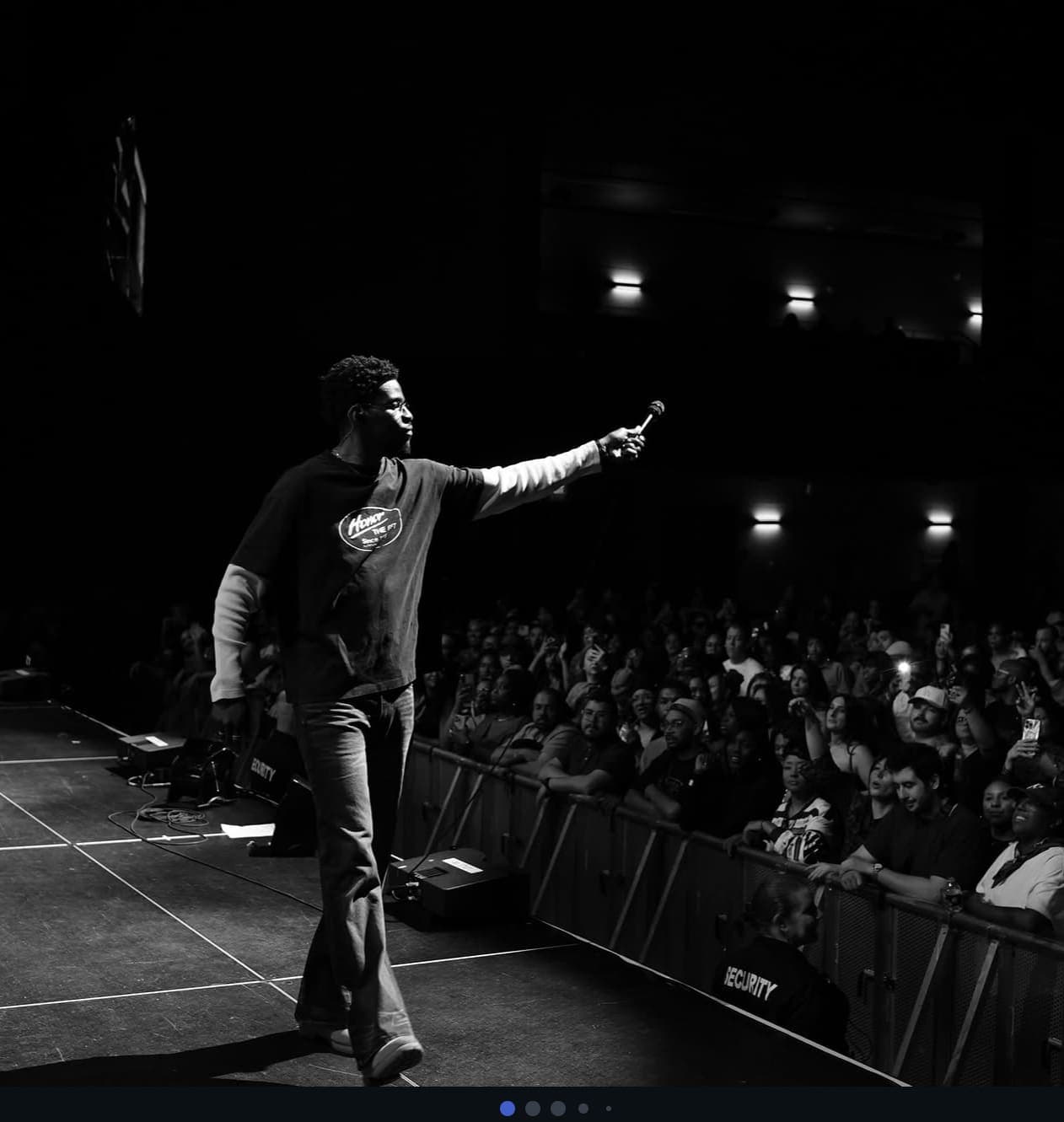 Lekan performing on tour