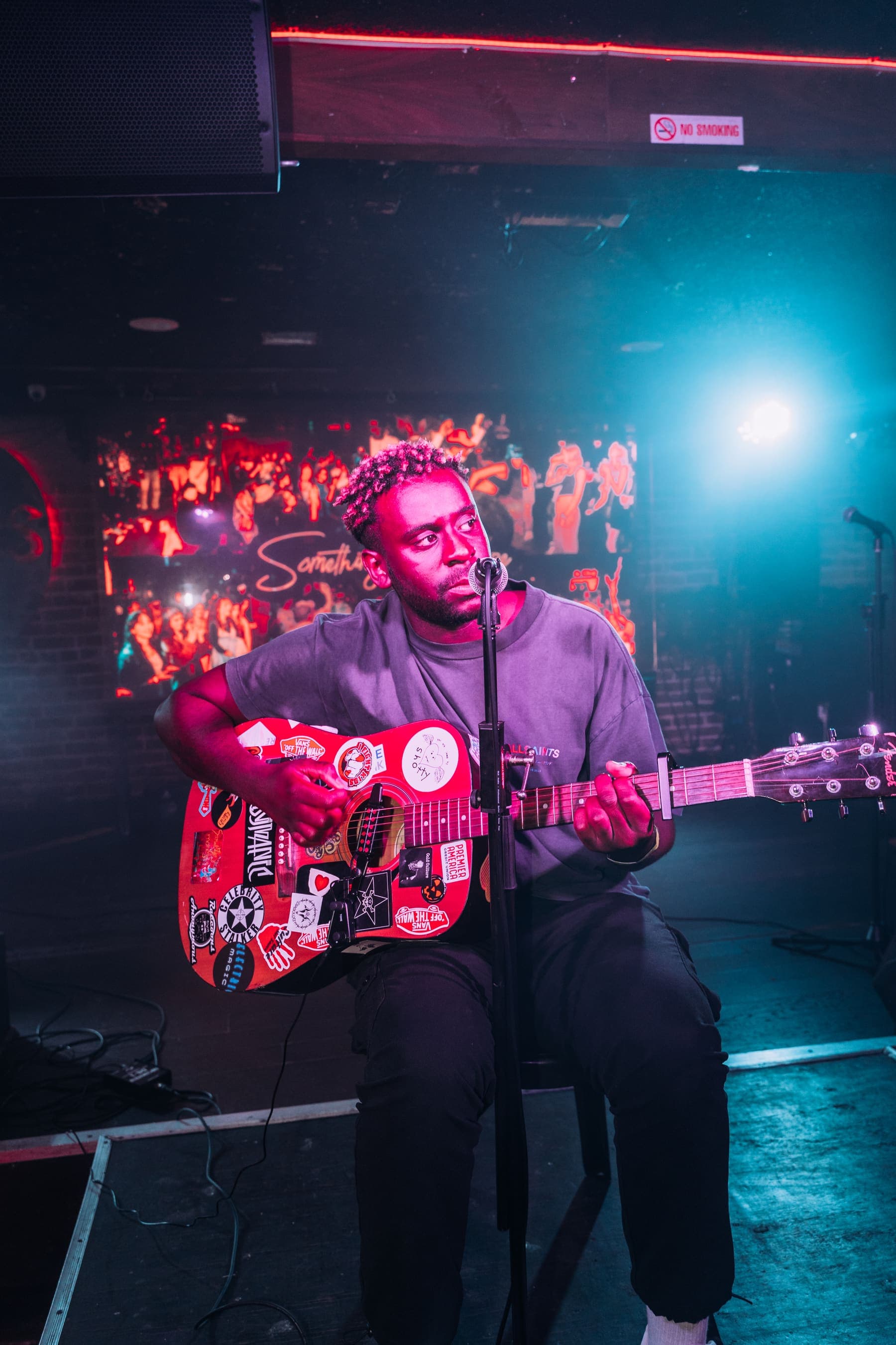 Myles Smith at a Something Dope Open Mic